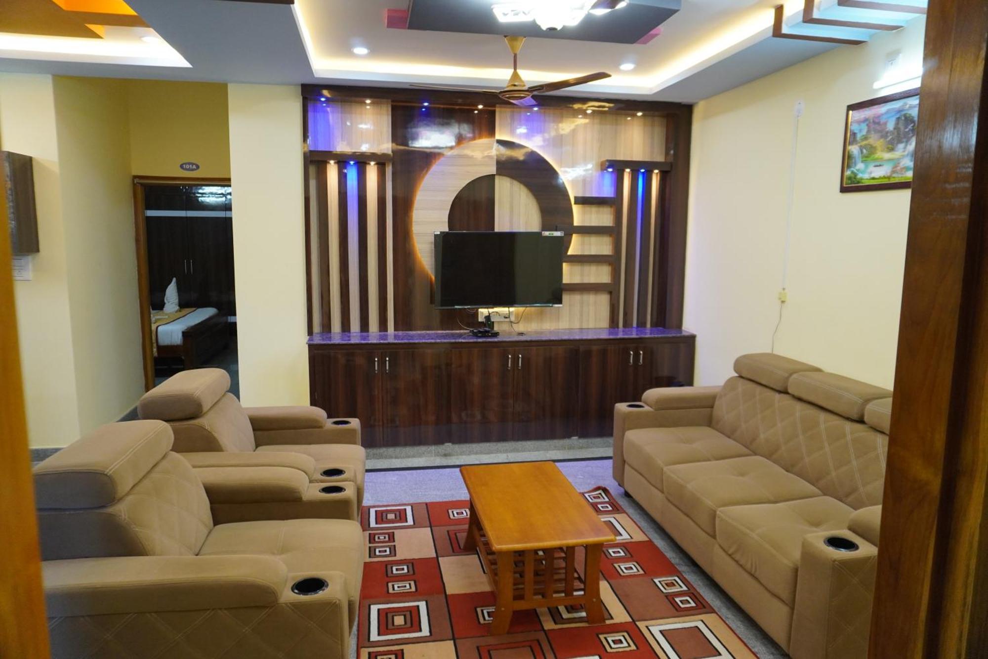 Tirumala Premium Home Stay Tirupati Buitenkant foto