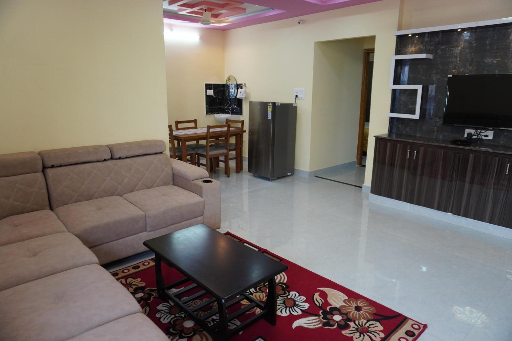 Tirumala Premium Home Stay Tirupati Buitenkant foto