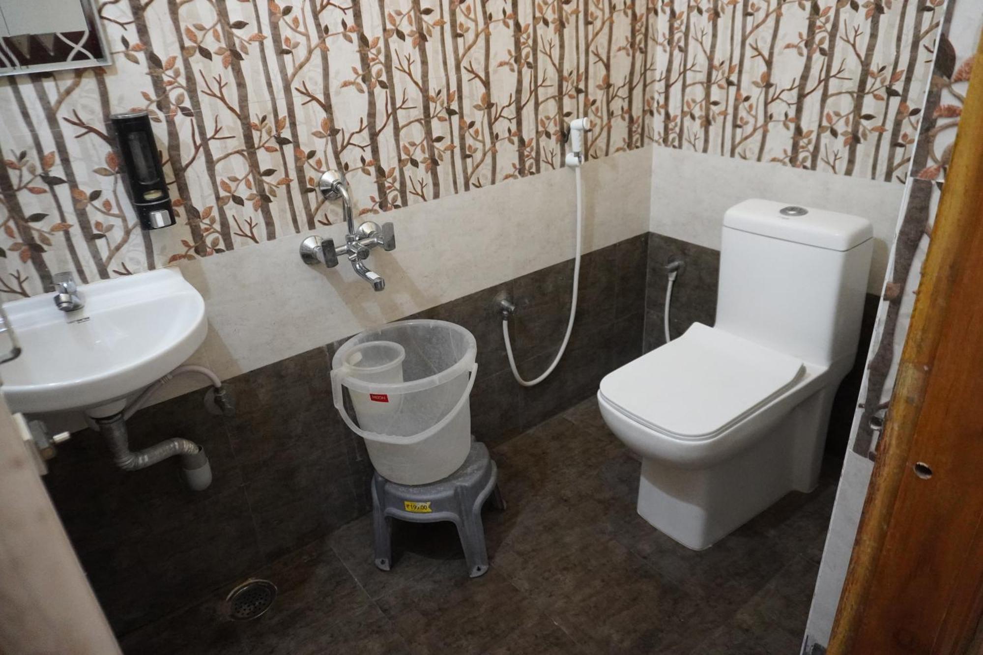 Tirumala Premium Home Stay Tirupati Buitenkant foto